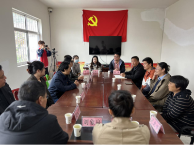 藝術(shù)設(shè)計(jì)學(xué)院學(xué)生黨支部赴萊蕪青合村開展主題黨日暨文化藝術(shù)交流活動